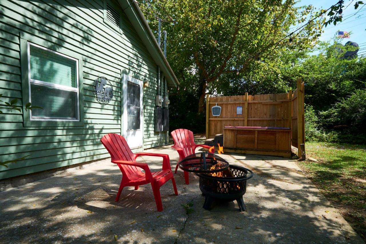 Steps From Downtown Pigeon Forge Parkway + Private Hottub And Firepit - Wifi - Firefly Bungalows Exterior photo